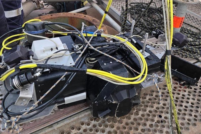 Crawler CND IP68 en inmersión para inspección de fondo de tanque